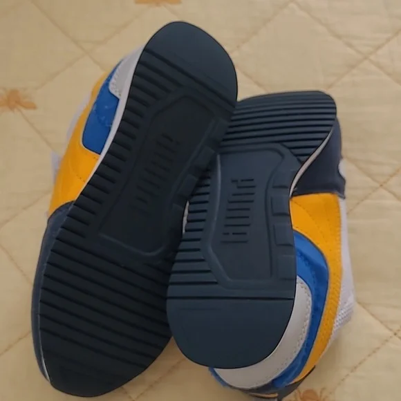 Super Cute Comfy Play Puma Kids Shoes - White, Blue, and Yellow - Picture 4 of 4
